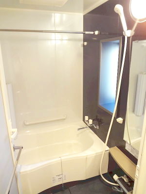 バス・シャワールーム　お風呂で日々の疲れを落としましょう