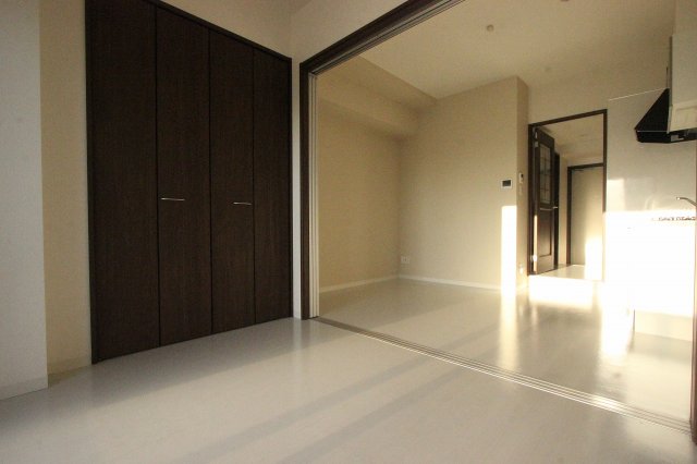 居室・リビング　別号室写真です。