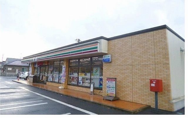 コンビニ　セブンイレブン（コンビニ）まで900m