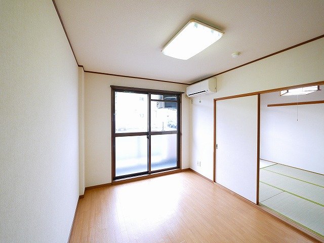 その他部屋・スペース　落ち着いて過ごせるお部屋なので、寝室にいかがでしょうか