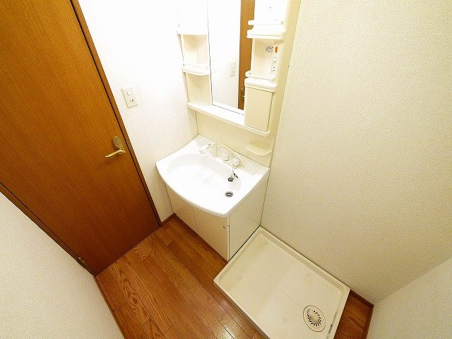 洗面設備　コンパクトで使いやすい洗面所