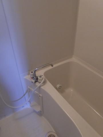 バス・シャワールーム　キレイなバスルーム。