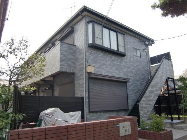 建物外観　静かな住宅地に建つ、綺麗なアパートです。