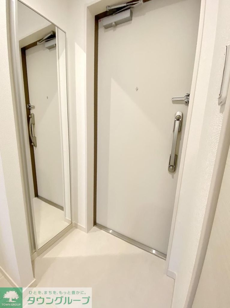 玄関　★大きな鏡あります★