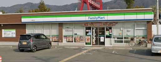 コンビニ　ファミリーマート 八尾郡川店（コンビニ）まで797m
