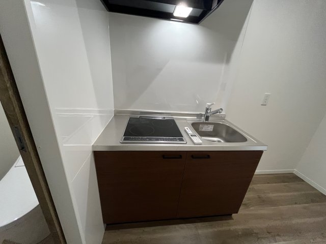 キッチン　イメージとして同マンション他部屋を表示しています