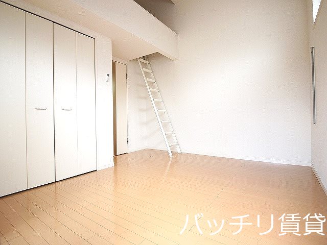 居室・リビング　別号室タイプの為、現状を優先致します。