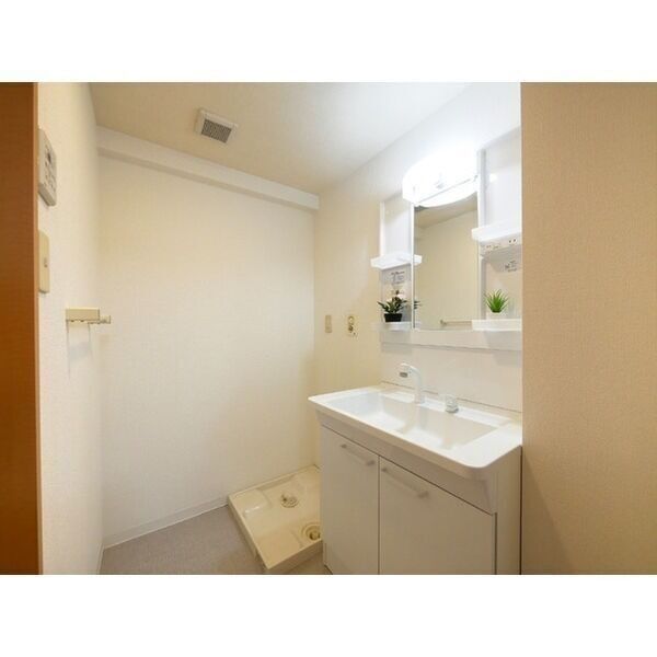 洗面設備　洗濯機置き場/シャワドレ