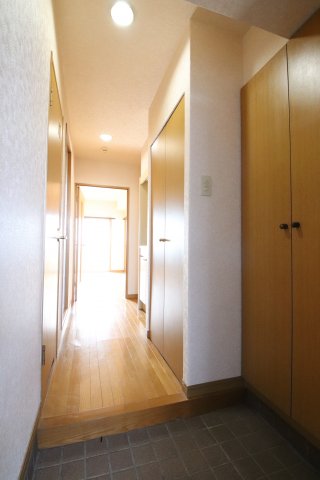 玄関　シンプルで使いやすい玄関です