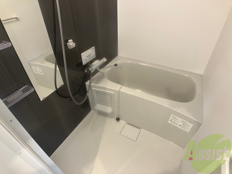 バス・シャワールーム　お風呂になります。一日の疲れを癒してくださいね。