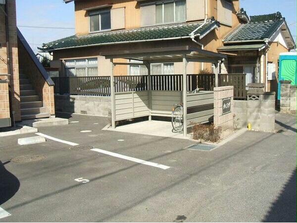 駐車場　駐車場