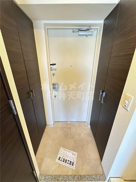 玄関　収納もある玄関です