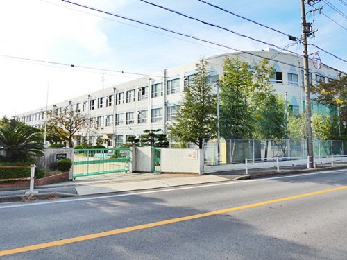 小学校　名古屋市立小学校 猪子石小学校（小学校）まで490m