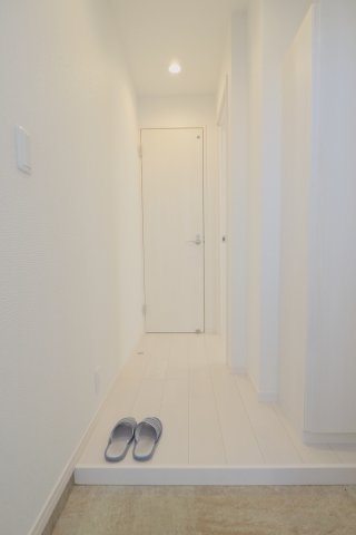 玄関　※別部屋の写真です。参考下さい。
