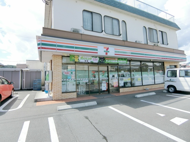 コンビニ　セブンイレブン富士宮淀師店（コンビニ）まで296m