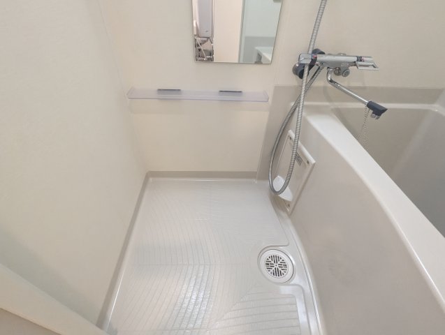 バス・シャワールーム　別部屋参考用写真
