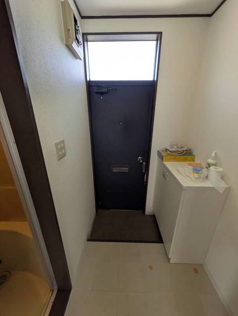 玄関　別部屋参考写真です