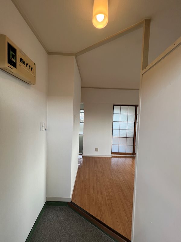 玄関　別号室の参考写真となります