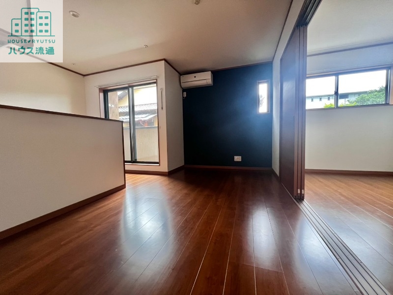居室・リビング　※反転タイプのお部屋です