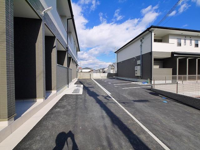 駐車場　駐車場に車を止められます