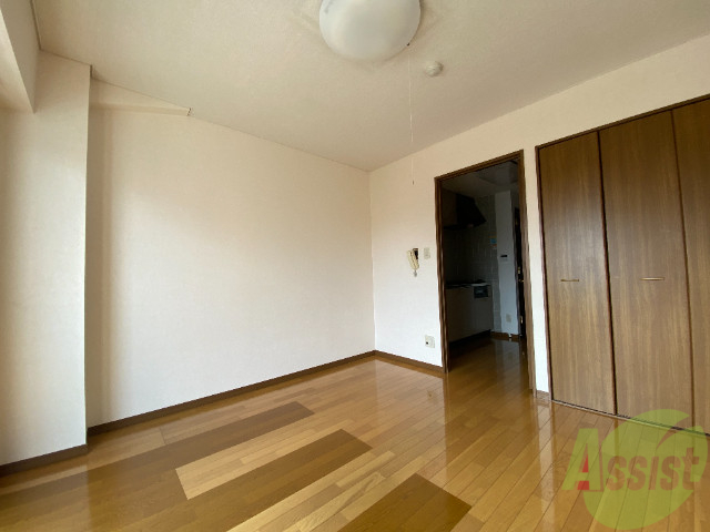 その他部屋・スペース　こちらは洋室を撮影しました。寝室にしましょう。