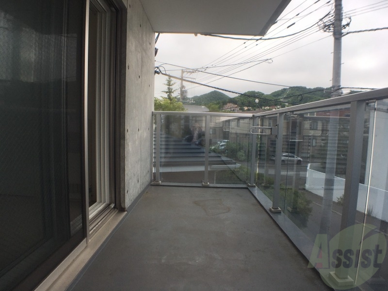 バルコニー　バルコニーです。洗濯物を干したり一息ついたりできますね！