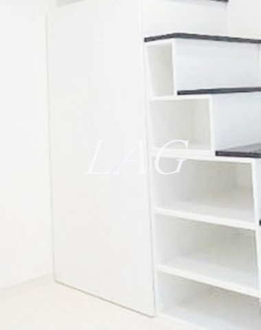 収納　階段下収納です。