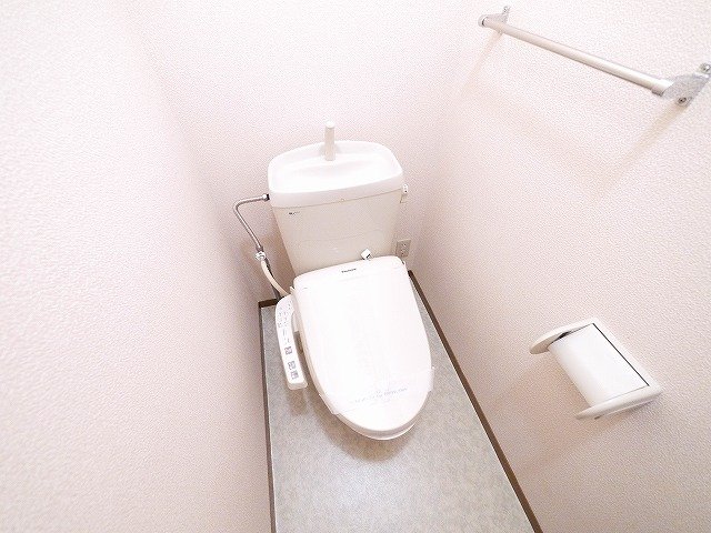 トイレ　清潔感のあるトイレです