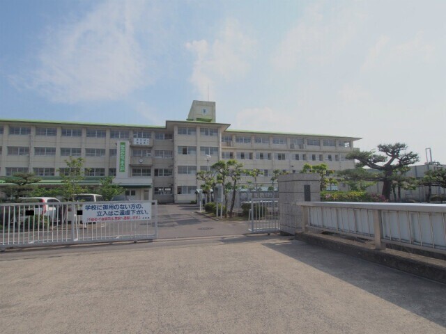中学校　江北町立江北中学校（中学校）まで1692m