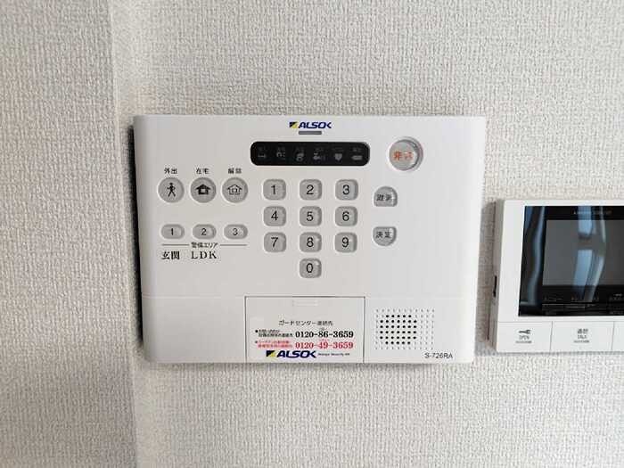 セキュリティ　来訪者の姿が確認できます。