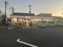 コンビニ　セブンイレブン足立増田橋店（コンビニ）まで302m