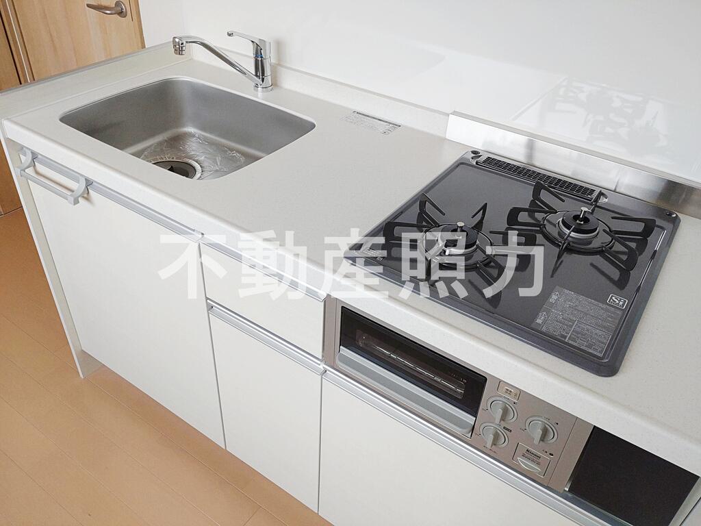 キッチン　※写真は別号室のものになります
