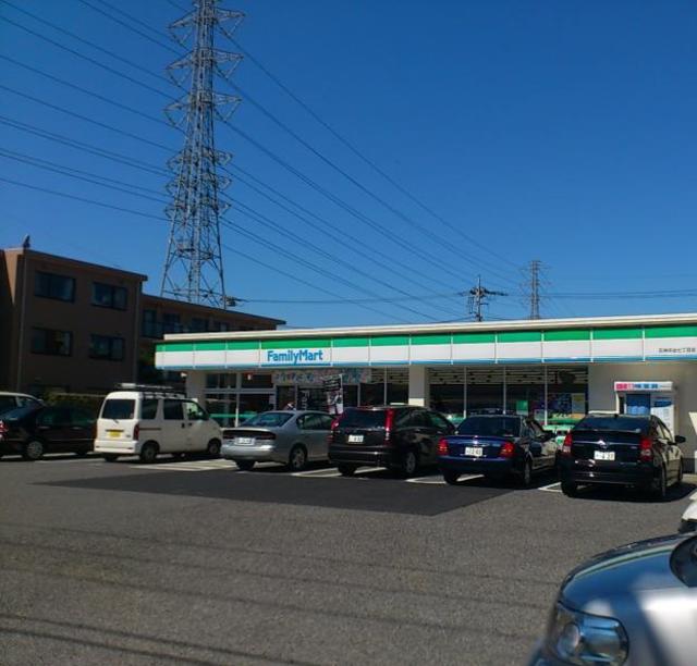 コンビニ　ファミリーマート石神井台二丁目店（コンビニ）まで80m