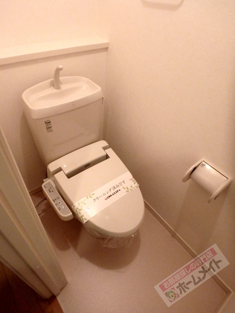 トイレ　温水洗浄便座付き♪