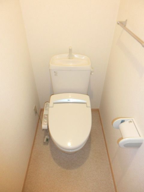 トイレ　※別号室参考写真です