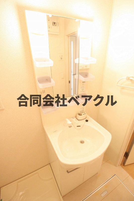 洗面設備　独立洗面台で身支度をすべて済ませてしまいましょう