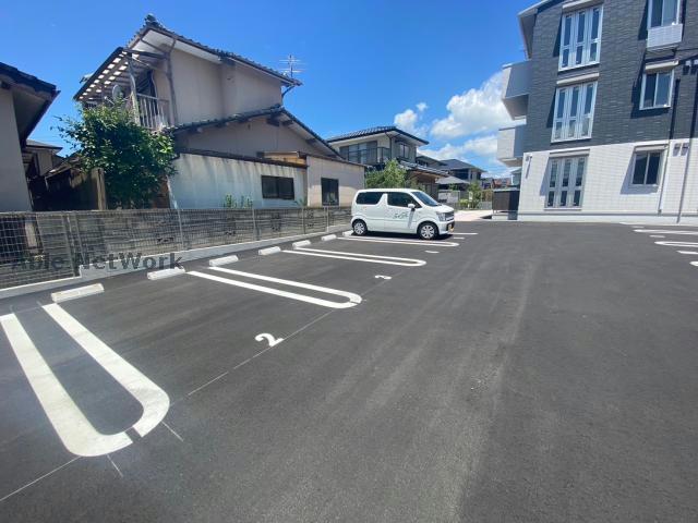 駐車場　駐車場