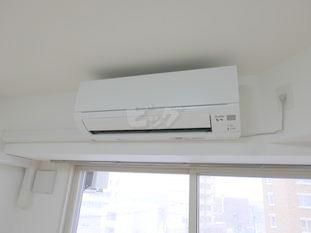 その他設備　夏もカラッと快適♪エアコン付きです！