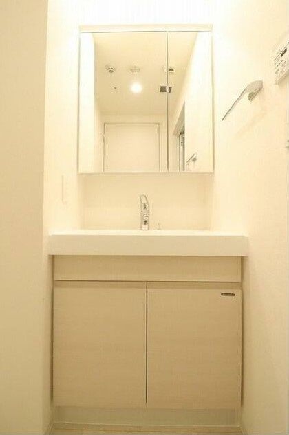 洗面設備　独立洗面台です