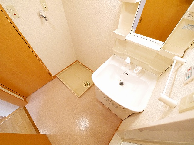 洗面設備　脱衣スペースもあります
