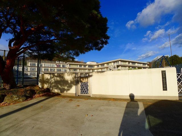 小学校　桐生市立菱小学校（小学校）まで800m