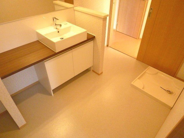 洗面設備　同仕様タイプの写真です。