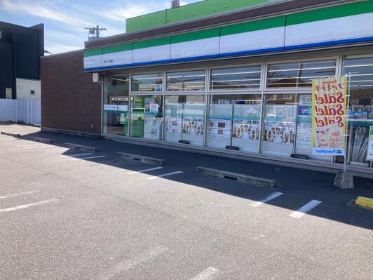 コンビニ　ファミリーマート守山二城店（コンビニ）まで333m