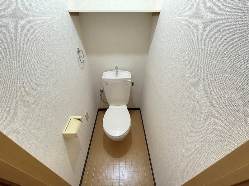 トイレ　※別号室の写真です。