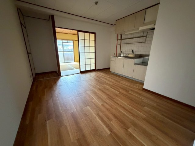 居室・リビング　メゾンあじま