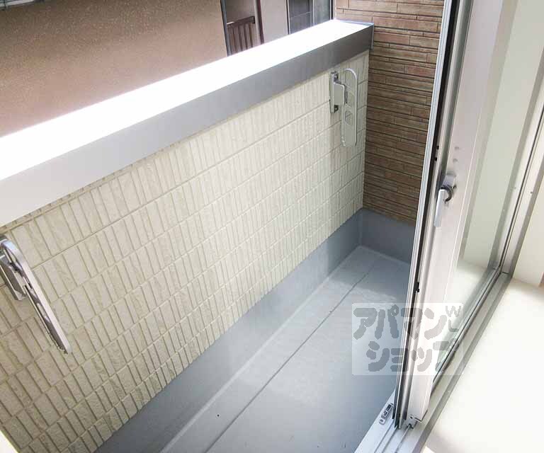 バルコニー　洗濯物干せます