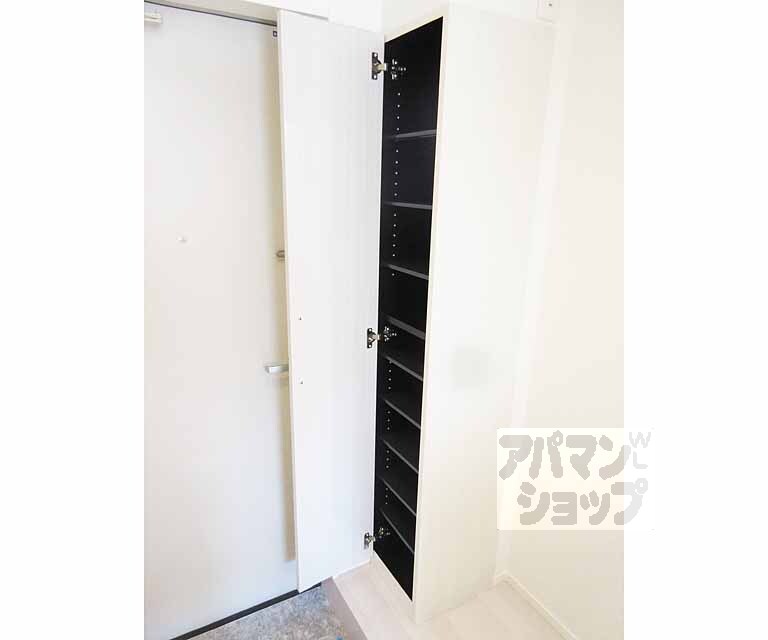 玄関　シューボックス完備
