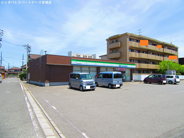 コンビニ　ファミリーマート東海高横須賀店（コンビニ）まで501m