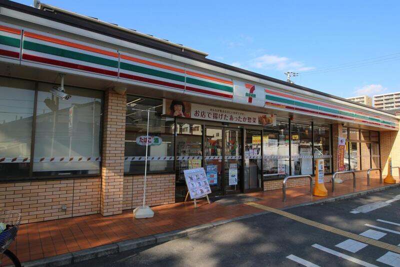 コンビニ　セブン*イレブン大阪今福西６丁目店（コンビニ）まで329m