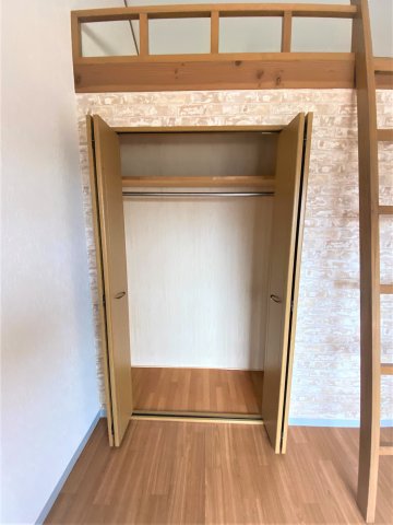 収納　別部屋同一間取りのお写真となります。